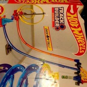 Hot wheels vertical launch track builder kit
